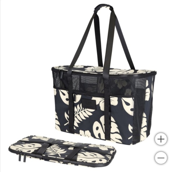 ALOHA Collection Handbags - BNWT! ALOHA Collection + CleverMade collab Black & Cream Collapsible Beach Tote